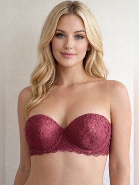🌸2/20 Victoria’s Secret Body by Victoria Strapless Bra 32D molded cup Lace Line